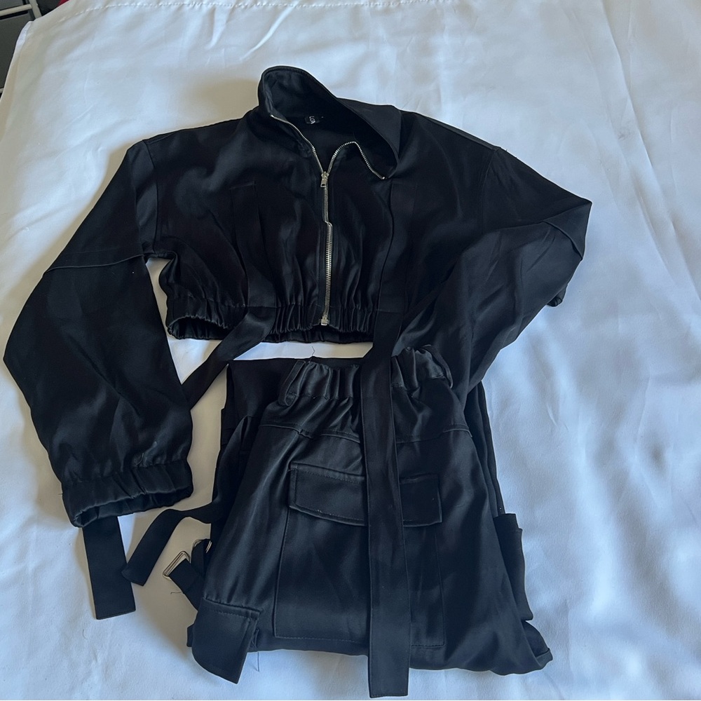 Stylish Black Women's Jacket and Pants Set